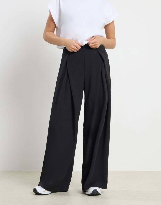 PixieGirl Petite pleated wide leg trousers in black, 2 of 4