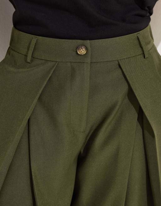 PixieGirl Petite pleated wide leg trousers in green, 4 of 4