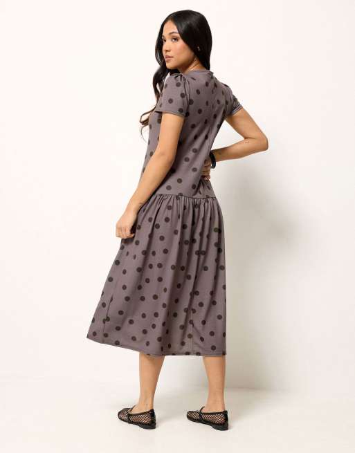 PixieGirl Petite polka dot drop waist maxi dress in brown, 3 of 4