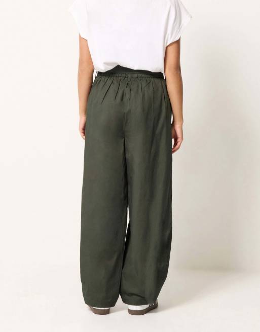PixieGirl Petite poplin barrel trousers in green, 4 of 4