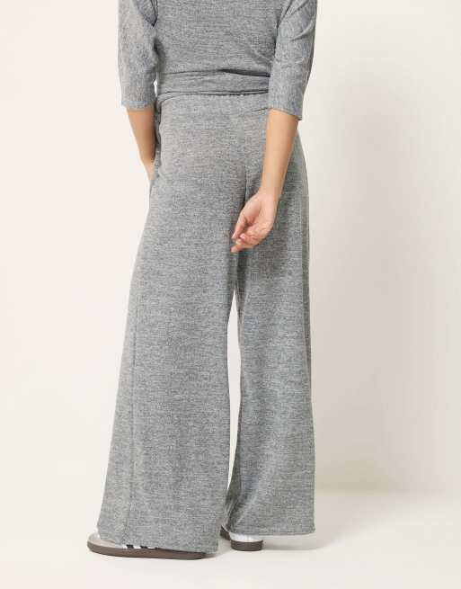 PixieGirl Petite soft touch wide leg trousers in grey, 3 of 4