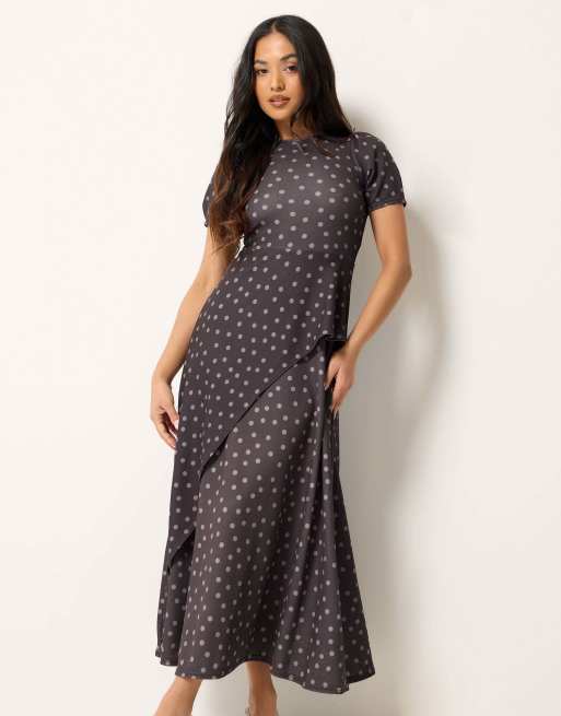 PixieGirl Petite spot maxi dress in brown, 3 of 4