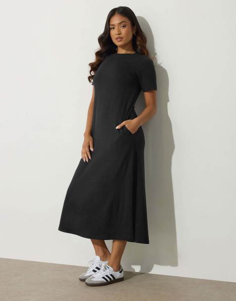 PixieGirl Petite t-shirt maxi dress in black