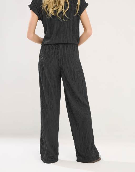 PixieGirl Petite wide leg textured trousers in black, 2 of 4
