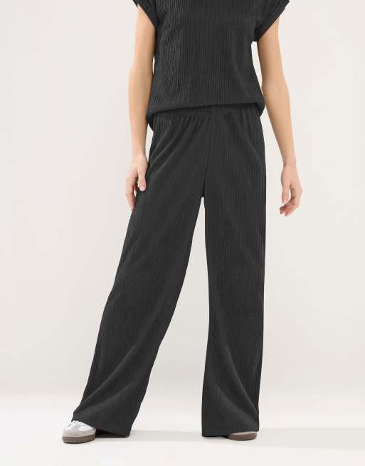 PixieGirl Petite wide leg textured trousers in black, 4 of 4