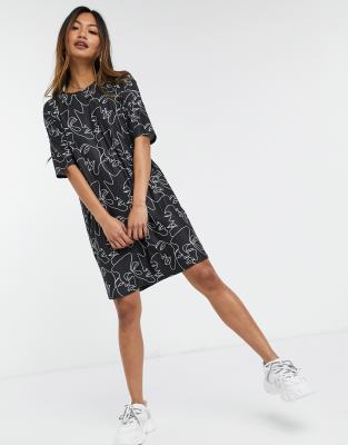 фото Платье-футболка в стиле oversized черного цвета urban threads-черный