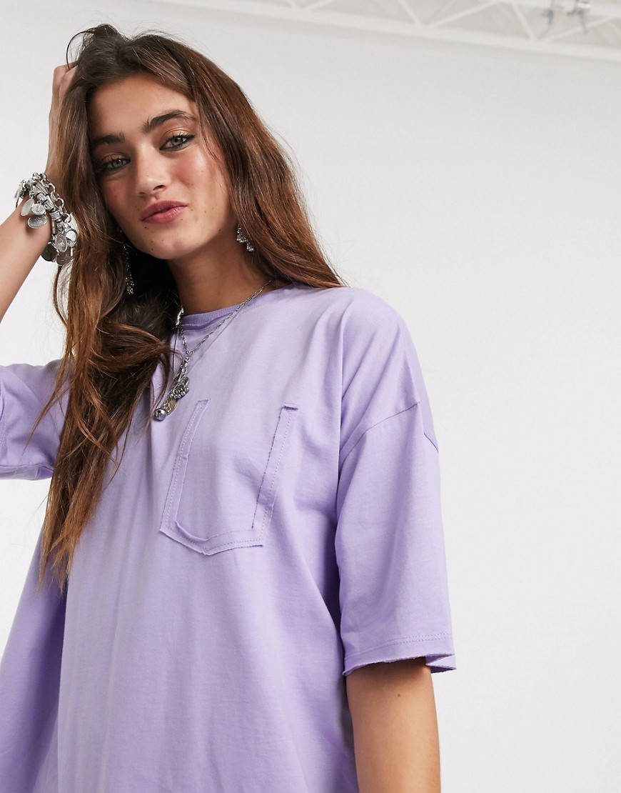 фото Платье-футболка в стиле oversized лавандового цвета с отделкой в виде кармана asos design-фиолетовый