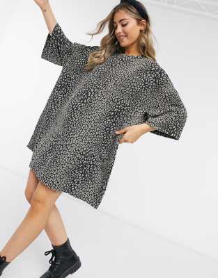 фото Платье-футболка в стиле oversized с узором asos design-зеленый