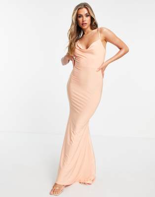 Платья макси  Asos Платье макси абрикосового цвета косого кроя со свободным воротом Club L London-Оранжевый цвет