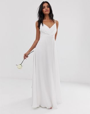 фото Платье макси на бретельках со сборками и поясом asos design bridesmaid-белый