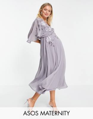 фото Платье макси с кейпом и вышивкой asos design maternity-фиолетовый цвет asos maternity