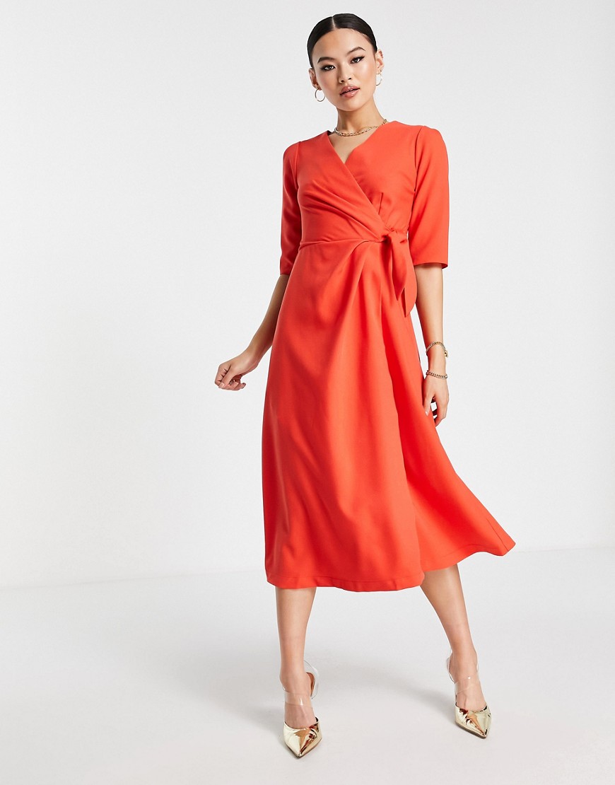 Платье миди красного цвета с завязкой спереди и юбкой с запахом -Оранжевый цвет Closet London 110153971