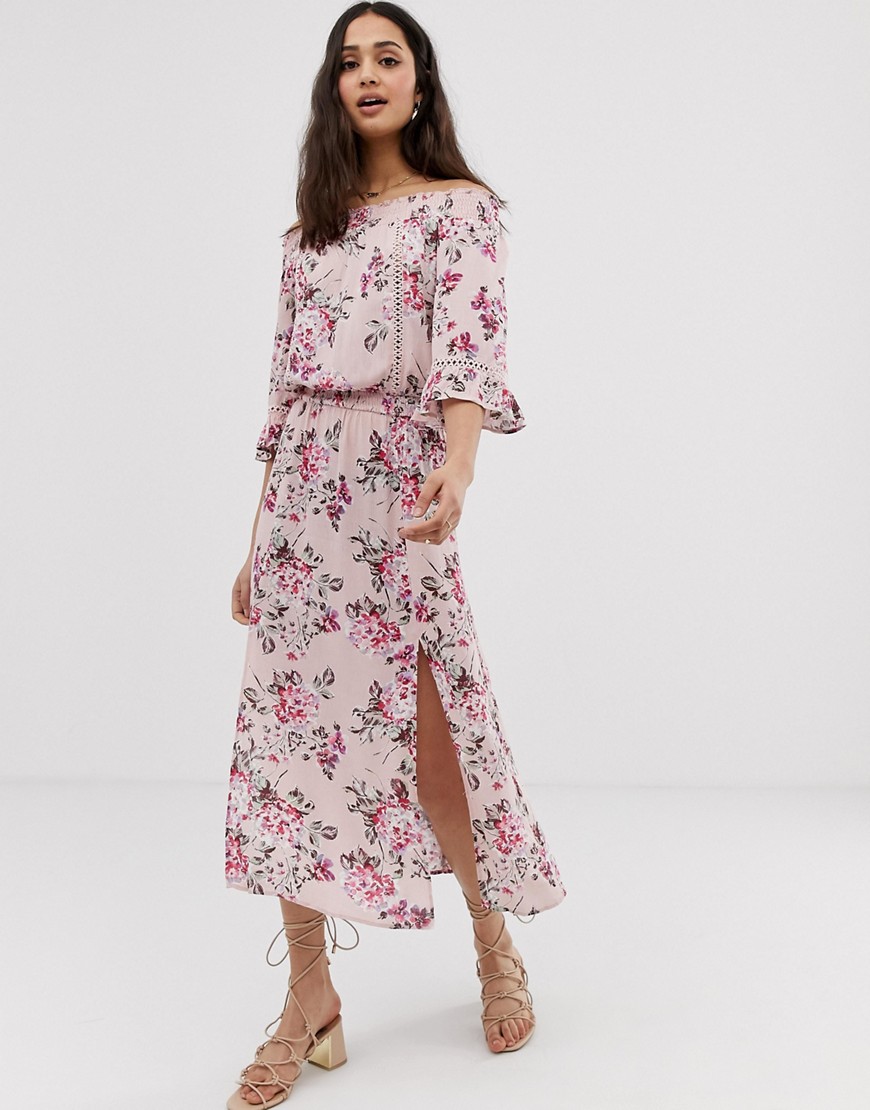 фото Платье миди с цветочным принтом и открытыми плечами en crème-мульти
