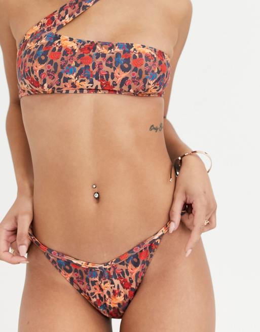 Playful Promises - Skinny hooguitgesneden tanga bikinibroekje in gebloemd luipaardprint