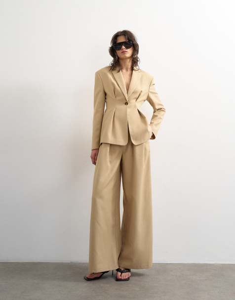 Pleat coord - view 1
