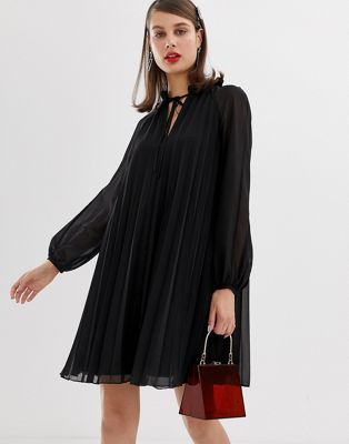 фото Плиссированное платье-трапеция мини с воротом на завязке asos design-черный