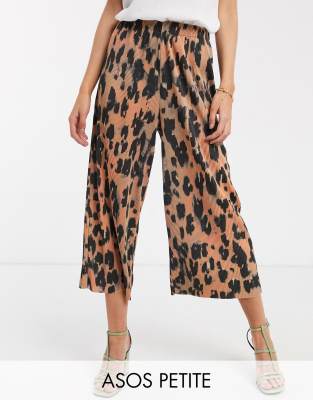 Плиссированные кюлоты со звериным принтом ASOS DESIGN Petite-Черный цвет