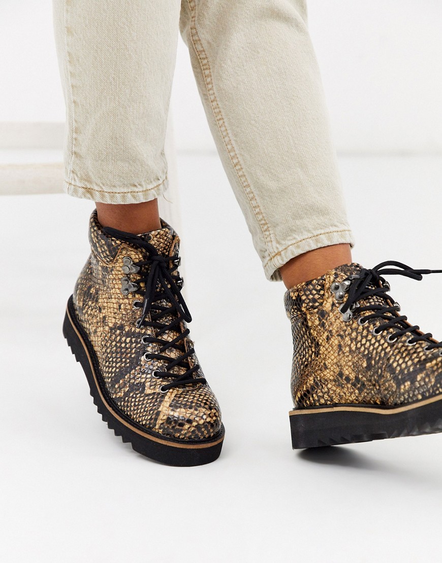 фото Походные ботинки с эффектом змеиной кожи selected femme-мульти