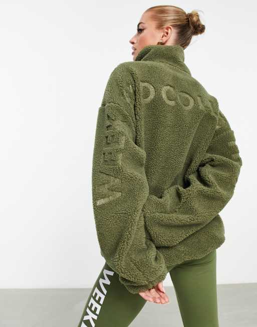 Polar caqui con media cremallera y detalle de devoré en la espalda de borreguito de ASOS Weekend Collective