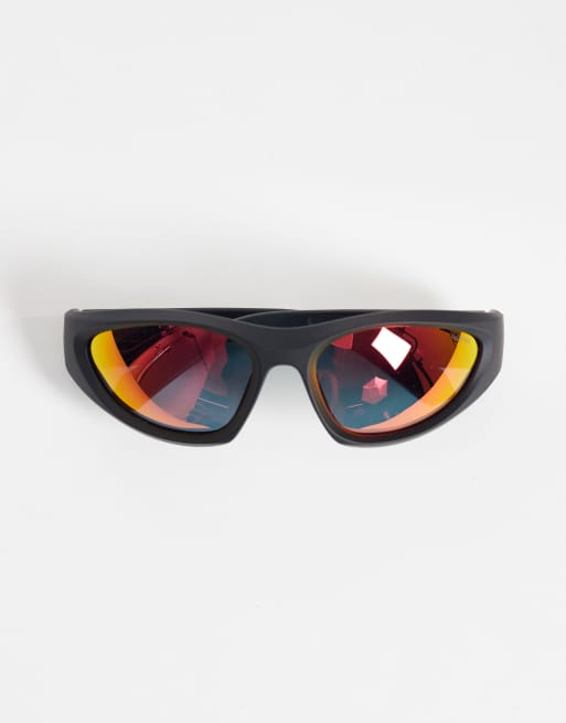 Polaroid - Gafas de sol negras envolventes con lentes rojas polarizadas, 3 de 3