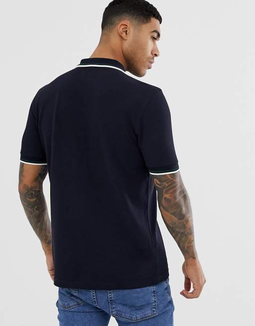 Polo azul marino con ribetes de raya doble de Fred Perry Exclusivo de ASOS, 2 de 4