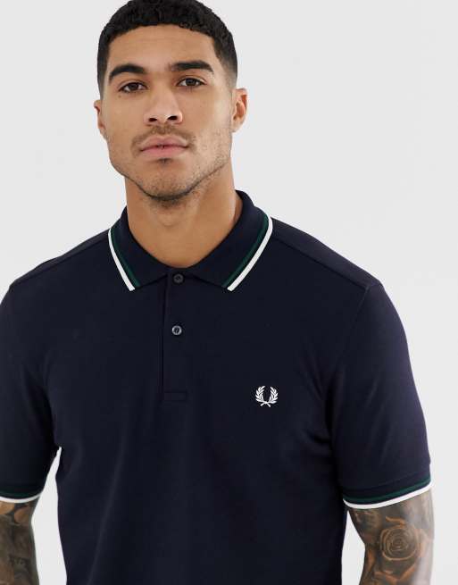 Polo azul marino con ribetes de raya doble de Fred Perry Exclusivo de ASOS, 3 de 4