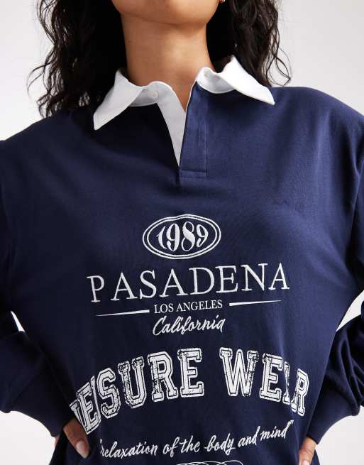 Polo azul marino extragrande de estilo rugby con gráfico deportivo de ASOS DESIGN, 3 de 4