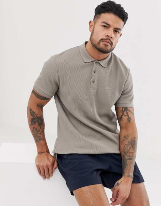Polo beis de punto con diseño de punto de grano de arroz de ASOS DESIGN