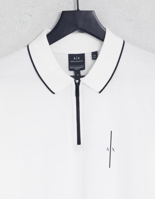 Polo blanco con cremallera en el cuello y logo en relieve en la parte trasera de Armani Exchange , 4 de 4