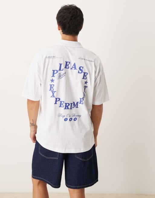 Polo blanco extragrande con estampado en la espalda de ASOS DESIGN, 2 de 4