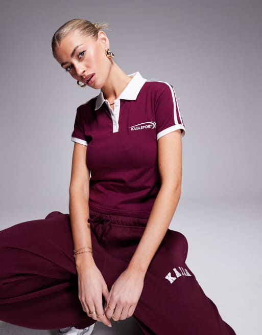 Polo burdeos con diseño encogido y ribetes blancos en contraste de Kaiia (parte de un conjunto)