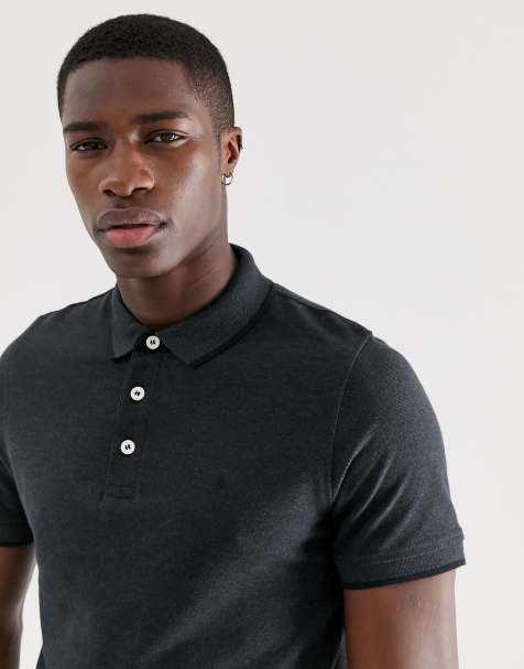 Polo de piqué de corte slim con logo y ribetes en gris oscuro Essentials de Jack & Jones - view 1