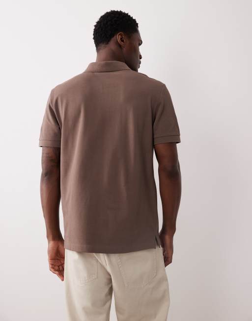 Polo marrón con cuello abierto de piqué de Calvin Klein Jeans, 3 de 5