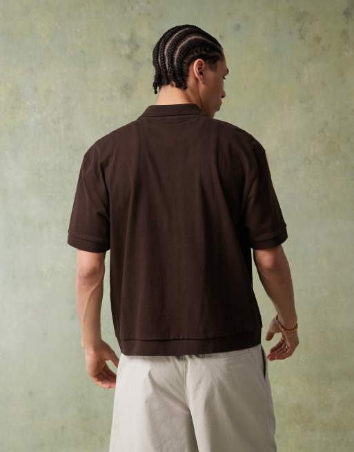 Polo marrón de corte cuadrado holgado con detalle de panel de tejido grueso de ASOS DESIGN , 3 de 4