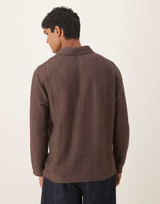 Polo marrón holgado de manga larga con cuello de pico de tejido texturizado de ASOS DESIGN , 3 de 5