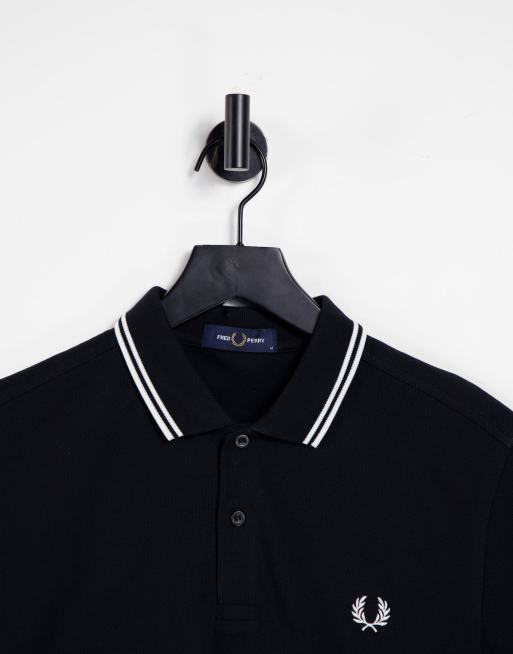Polo negro con logo y dos rayas de Fred Perry, 3 de 4