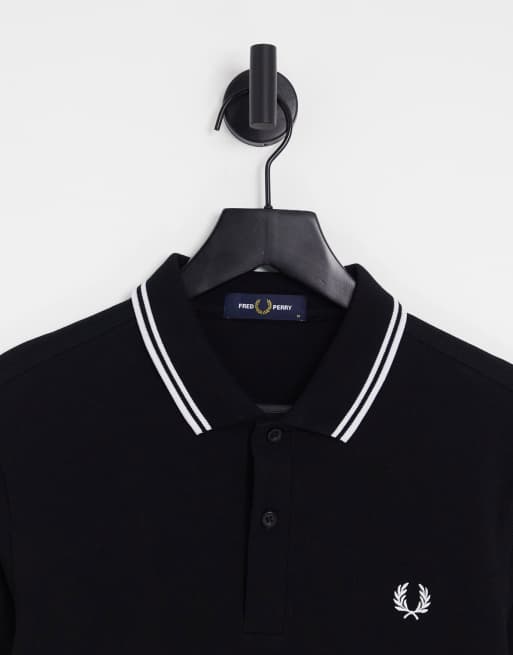 Polo negro con logo y dos rayas de Fred Perry, 2 de 4