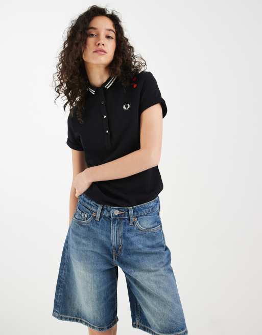 Polo negro con ribetes blancos de Fred Perry x Amy Winehouse, 2 de 4