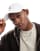 Thumbnail 1 van 3