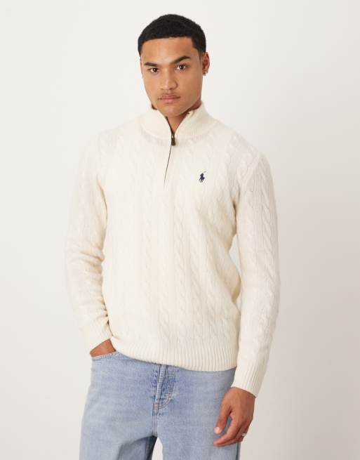 Polo Ralph Lauren - Cremehvid kabelstrikket trøje med logoikon og lynlås i halsen i uld