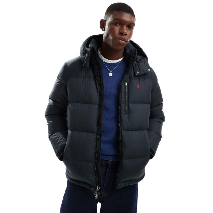 Polo Ralph Lauren Daunen Pufferjacke in Schwarz mit Markenlogo und Kapuze ASOS