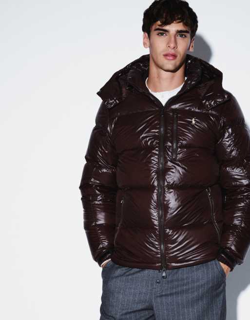 Polo Ralph Lauren Gorham icon logo geïsoleerd glanzend dons pufferjack in bruin, 5 van 9