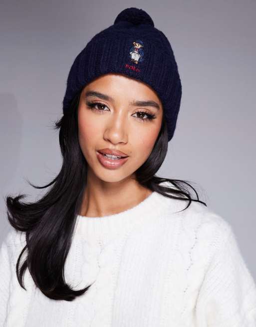 Polo Ralph Lauren – Granatowa czapka z dzianiny o warkoczowym splocie z pomponem i logo z misiem