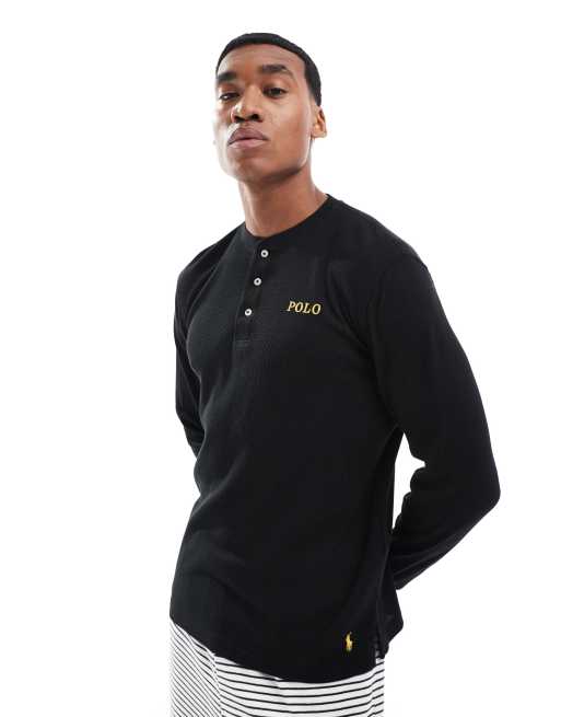 Polo Ralph Lauren - Henley lounge-T-shirt met lange mouwen en wafelstructuur in zwart met gouden logo 