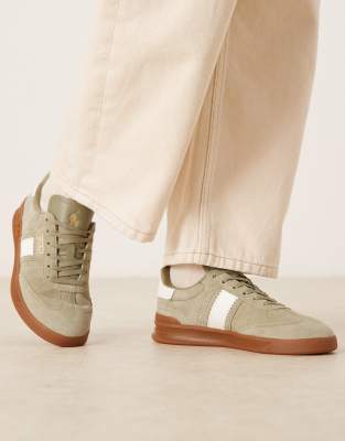  heritage area trainer in sage green
