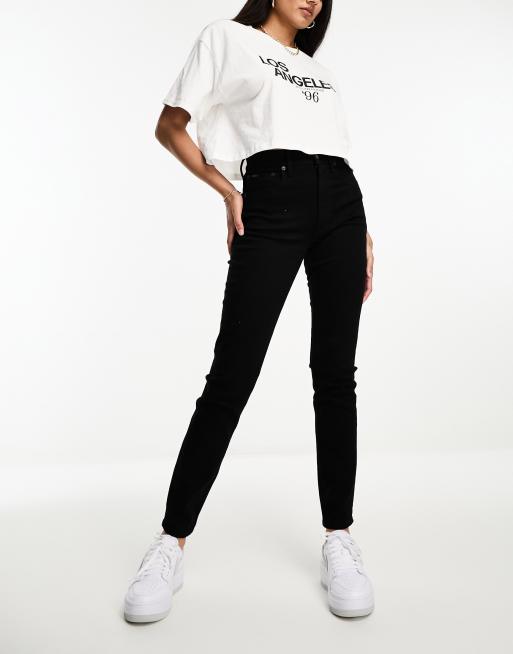 Polo shirt best sale high waisted jeans