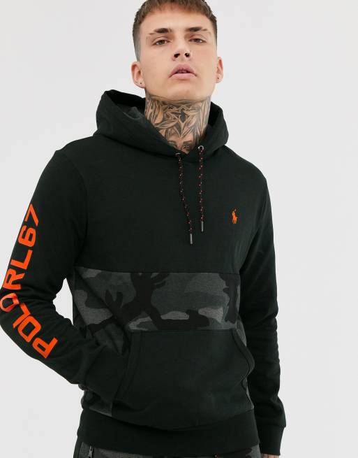 Polo Ralph Lauren - Hoodie à empiècement camouflage avec logo joueur de  polo et imprimé sur la manche - Noir | ASOS