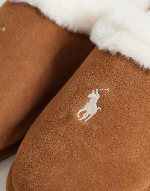 Polo Ralph Lauren – Kayleigh – Flache Hausschuhe in Braun mit Pony-Logo, 3 von 4