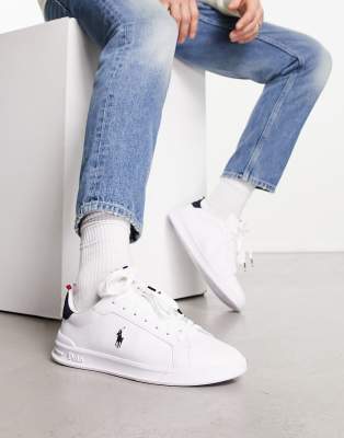 Кожаные кроссовки Polo Ralph Lauren heritage court белого цвета с логотипом black pony и полосой сзади 35390₽