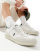 Thumbnail 1 van 5